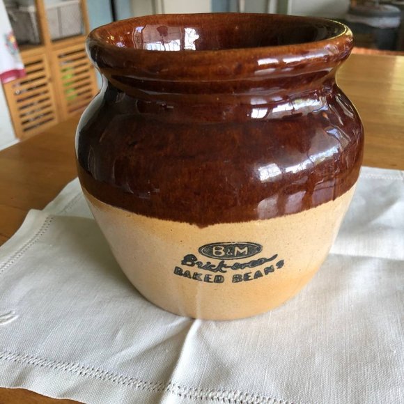Vintage B&M Brick Oven Baked Beans Stoneware Pot Burnham & Morrill - Picture 1 of 8